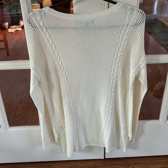 🌿 American Eagle women’s size small off-white, cableknit sweater lightweight🌿 - Picture 4 of 7